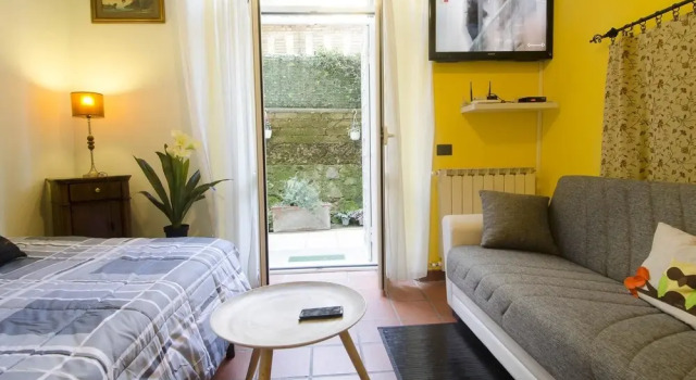 Apartment With one Bedroom in Roma, With Enclosed Garden and Wifi