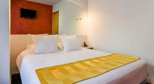 Logis Hotel & Restaurant Bergeret Sport, Забронировать Отель Отели Андай с парковкой, рядом с Plage des Deux Jumeaux, Парковка