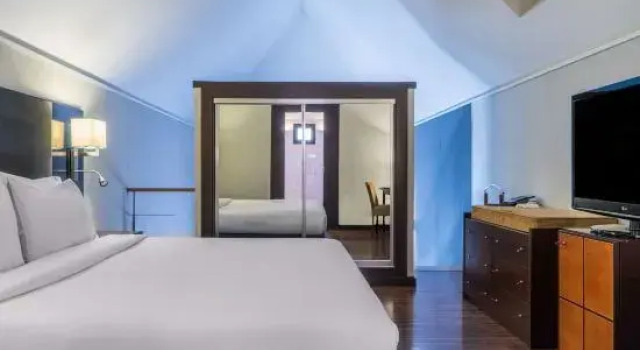 Двухместный люкс AC Hotel Ciudad de Sevilla by Marriott