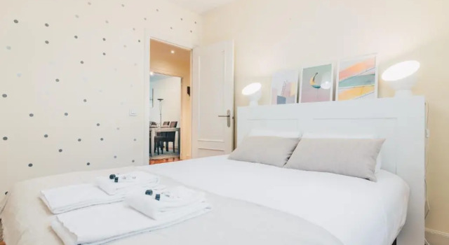 Sani Apartment by People Rentals, Book Apartment Deusto 