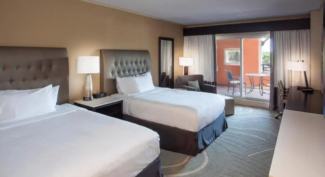 Четырёхместный номер Standard с балконом Lakeway Resort & Spa