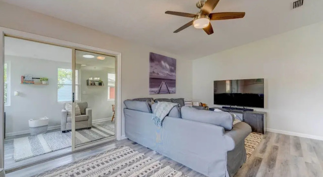 Peaceful Lady Lake Home w/ Screened-in Porch!, Prenota Hotel Lady Lake Florida