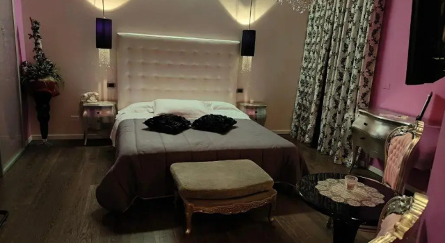 Полулюкс Deluxe Hotel In - Lounge Room