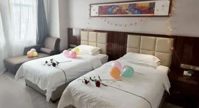 Семейный люкс New Silk Road International Hotel
