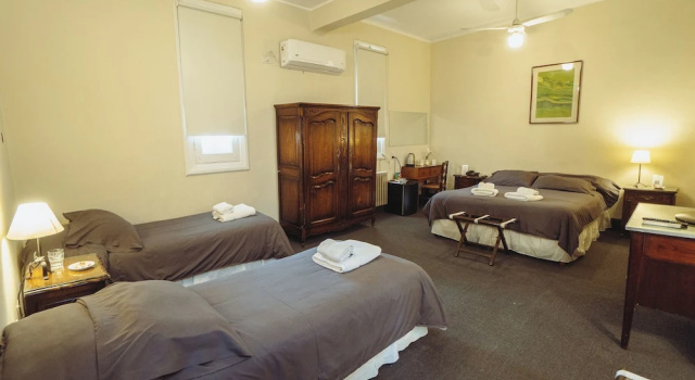 Четырёхместный номер Superior с видом на город Hotel Colonial Salta