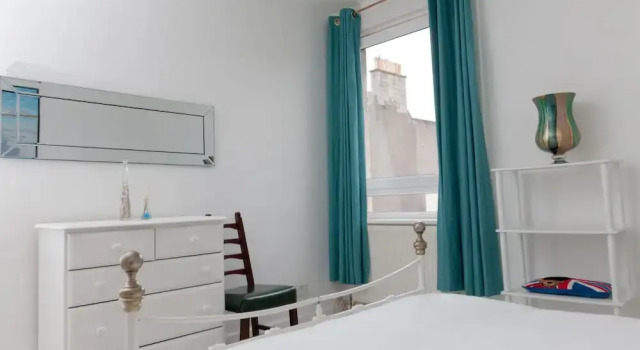 Leith Walk Gem! Lovely + Great Value - Sleeps 4, Забронировать Отель Лейт Эдинбург, рядом с «Калтон-Хилл»