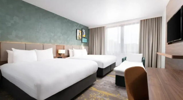 Четырёхместный номер Standard Holiday Inn London Gatwick - Worth by IHG