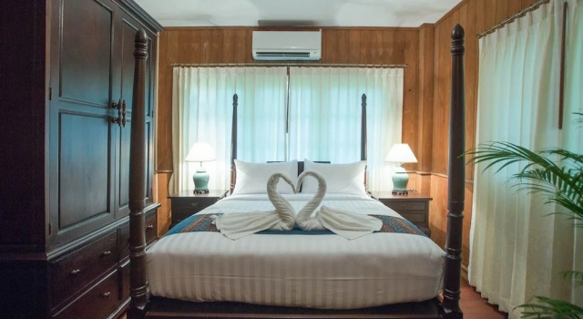 Вилла с 3 комнатами Baan Khun Nang Colonial Residence