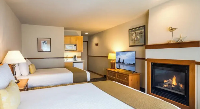 Четырёхместный номер Classic Inn at Cannon Beach