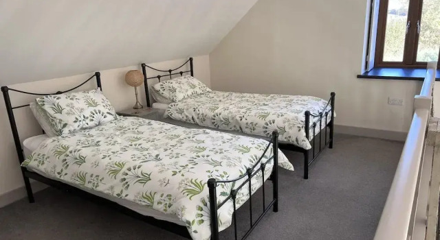 Poachers Hut - Captivating 1-bed Cottage Shorwell, Rezervasyon Tatil Evi Merseyside villalar, Villa
