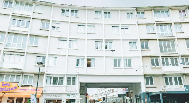 Hotel Le Faidherbe -Plages -Nausicaa -Q-Park, Забронировать Отель Отели Булонь-сюр-Мер с парковкой, рядом с Museo Libertador San Martín, Парковка