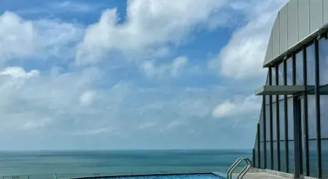 HUALUXE Hotels and Resorts BEIHAI SILVER BEACH RESORT, Book Ferieresort Yinhai Beihai