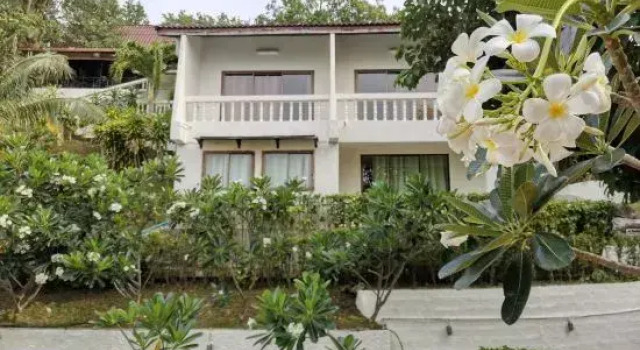 Двухместный номер Standard с видом на бассейн On The Hill Karon Resort