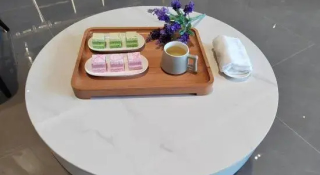 LAVANDE   Hotel （Kunming Vientiane city Tuodong Sports Center Subway Station  Store）, Rezerwuj Hotel Hotele w Kunming z parkingiem, Parking
