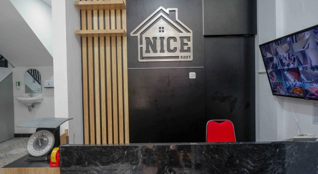 RedDoorz Plus near Patung Kuda Undip, Réserver Hôtel Semarang Central Java