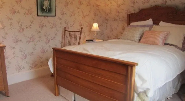 Heritage Home B&B, Buchen Sie Bed & Breakfast Rusticoville 