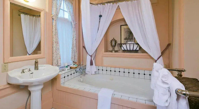 Люкс Deluxe Beaconsfield Bed and Breakfast - Victoria