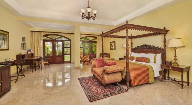 Люкс с балконом The LaLiT Golf & Spa Resort Goa