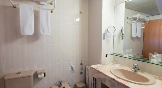 Трёхместный номер Standard Hotel Plaça