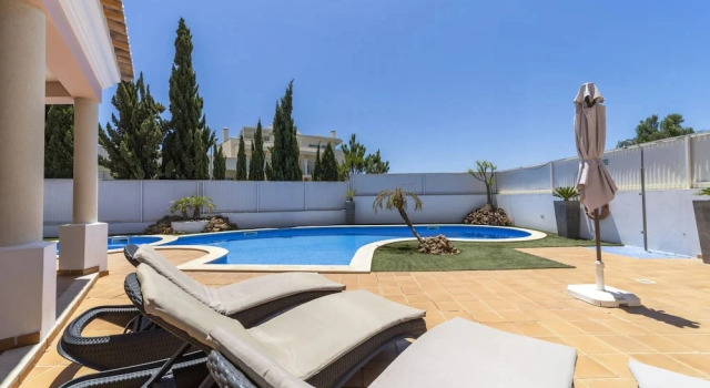 Коттедж Duma in Albufeira With 4 Bedrooms and 4 Bathrooms