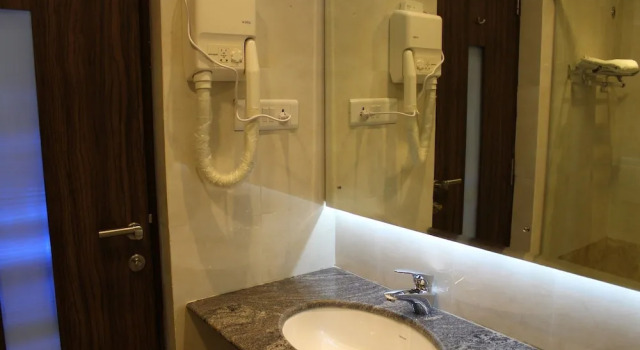 Deluxe suite Maple Suites