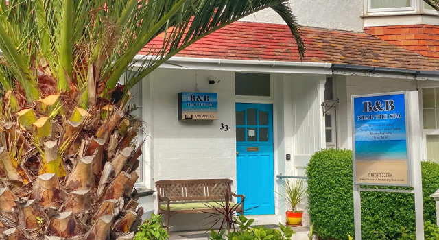 B&B Near the Sea, Забронировать Отель «постель и завтрак» Пейнтон Девон, рядом с Goodrington Station