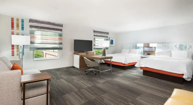 Четырёхместный студия-люкс Hampton Inn & Suites Atlanta Buckhead Place