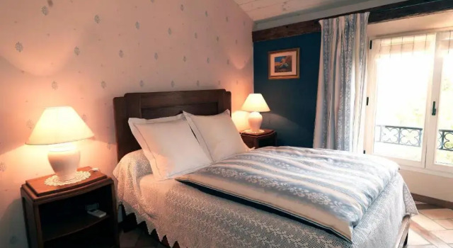 La Dame Blanche, Book Hotel Bérig-Vintrange 