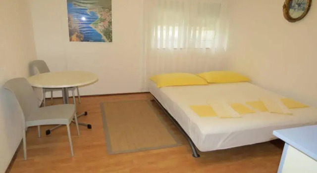 Apartments Ćorluka, Забронировать Апартаменты/квартира Отели Башка-Вода с парковкой, рядом с Пляж Лозница, Парковка