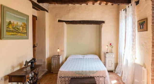 Pretty Holiday Home  with Terrace in Monte San Martino Italy, Rezervovat Hotel  