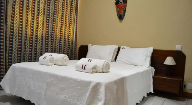 Hotel Central, Забронировать Отель Сан-Томе Остров Сан-Томе