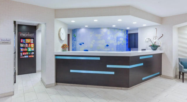 SpringHill Suites Minneapolis West St. Louis Park, Varaa Hotelli Hotellit Minnesota pysäköinnillä, Pysäköinti