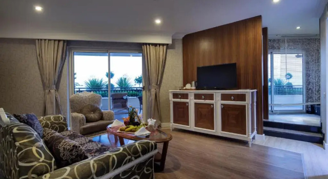 Suite Sultan Crystal Sunset Pearl Collection - Ultimate All Inclusive