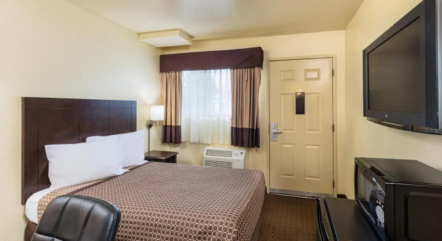 Двухместный номер Standard Key Inn and Suites