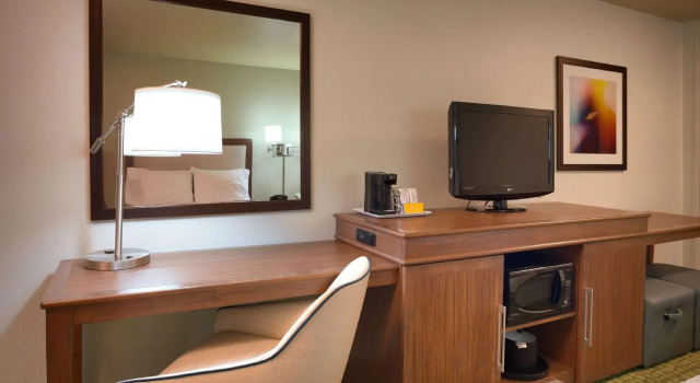 Четырёхместный номер Standard Hampton Inn by Hilton Irvine East - Lake Forest