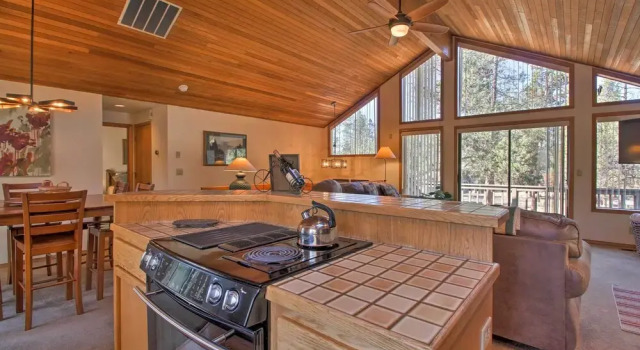 Коттедж Sunriver Home w/ Hot Tub & 8 Sharc Passes
