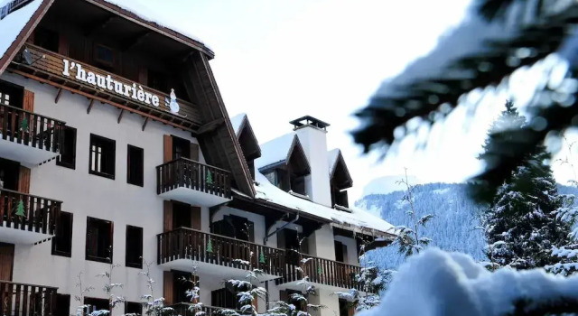 Cap Vacances Morzine de l'Hauturière, Забронировать Отель Отели Морзин 3 звезды, рядом с Горнолыжный подъемник Мас Вержю, 3*