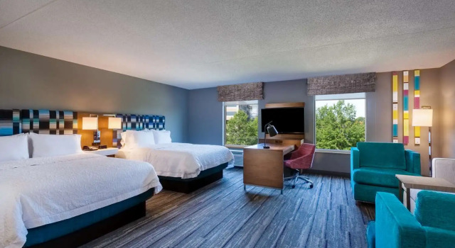 Люкс Hampton Inn & Suites Herndon-Reston