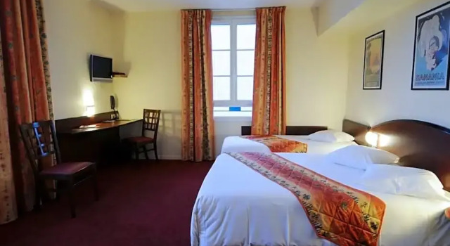Трёхместный семейный номер Comfort Campanile PRIME - Caen Centre Gare