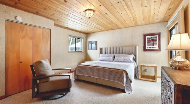 Tahoe Forest Chalet 3BR House w/ Mountain Views, Reserva ahora Chalet de montaña Stateline Estados Unidos