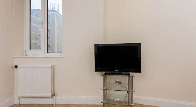 2 Bed Apartment In Kensington