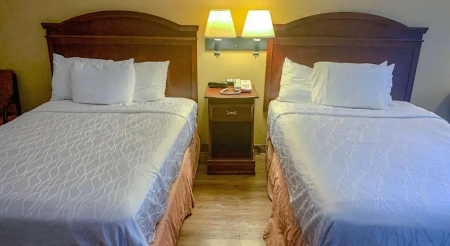 Четырёхместный номер Standard Motel 6 Morgantown