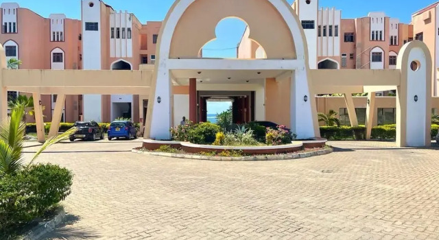 Lux Suites Lamera Duplex Penthouses, Book Apartment Hotels in Coast Region with Parking, Parking
