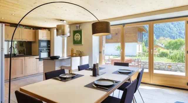 Chalet Plein Centre - Savoyard Moderne, Забронировать Шале Коттеджи Долины Шамони, Коттедж
