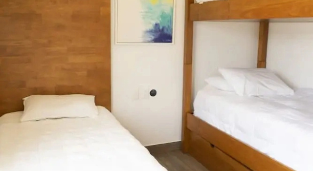Коттедж New Villa With Pool Access for 7 ppl and 2 Br
