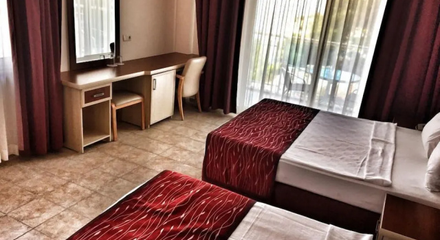 Трёхместный номер Standard с балконом Meric Hotel Turunc