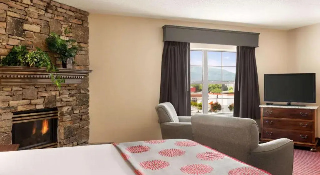 Люкс Ramada by Wyndham Pigeon Forge North