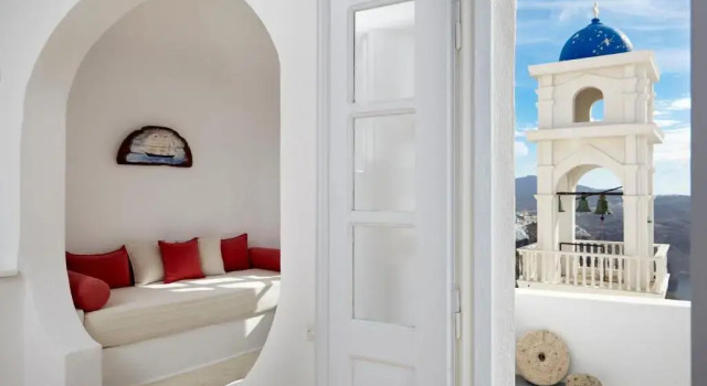 Люкс с видом на горы Altana Heritage Suites