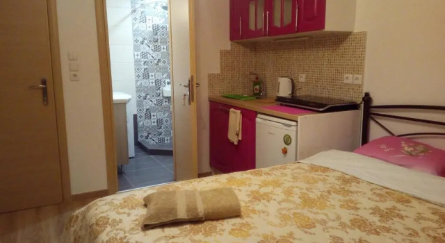 Comfortable inexpensive apartmets near metro