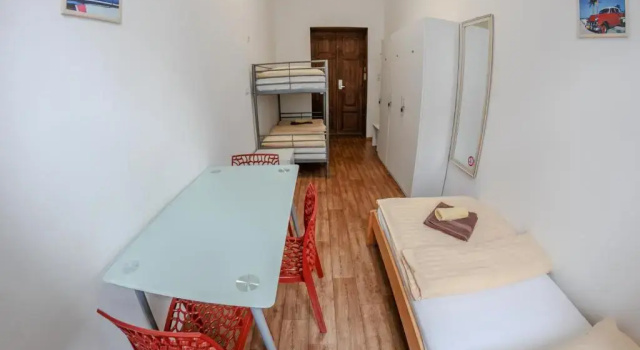 Кровать в общем номере (женский номер) Cuba Bar & Hostel